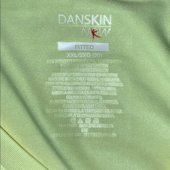 Athletic Shirt and Cropped Pants - Picture 3 of 7